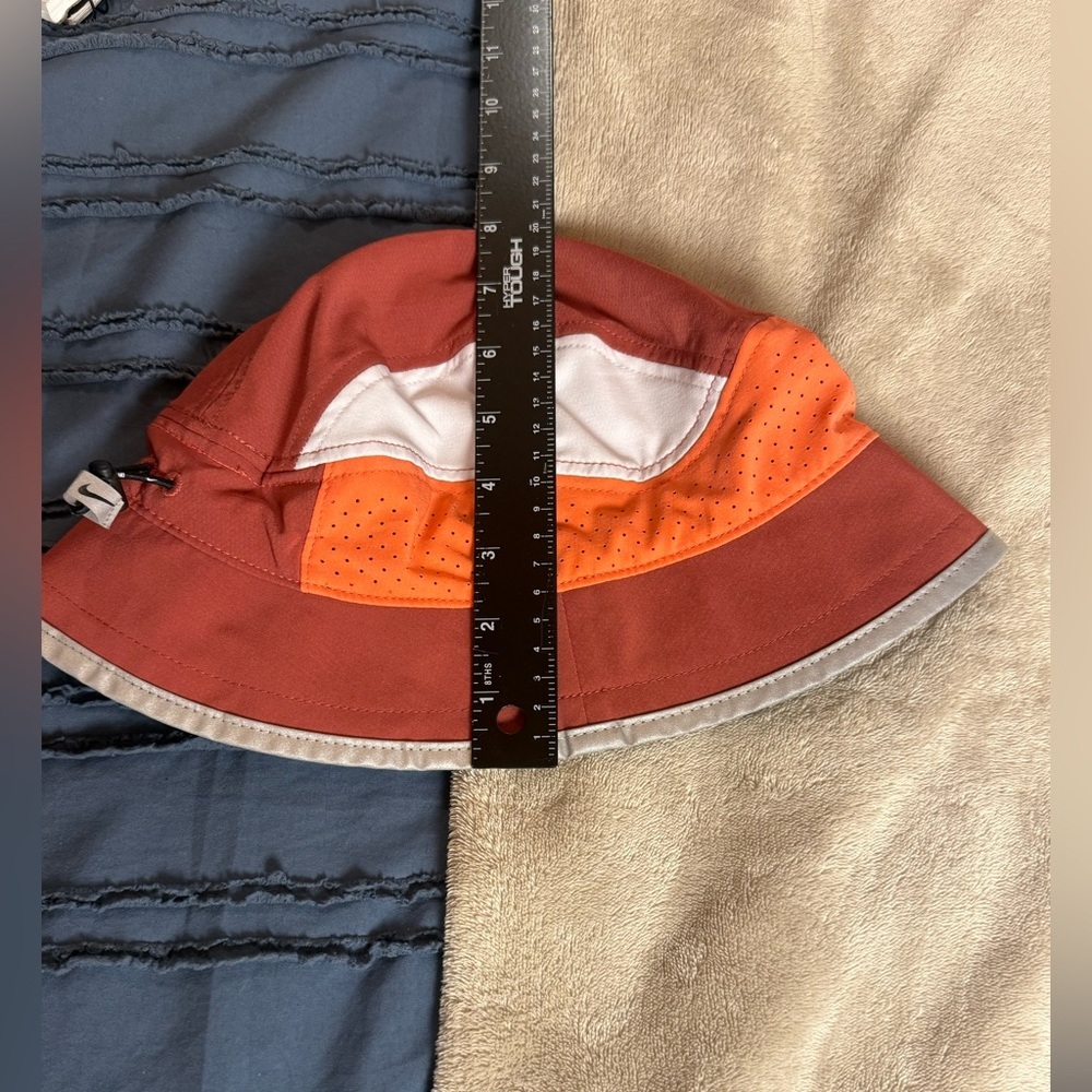 Nike Dri-FIT Perforated Reflective Bucket Hat Unisex Orange Crimson M/L - Picture 9 of 13